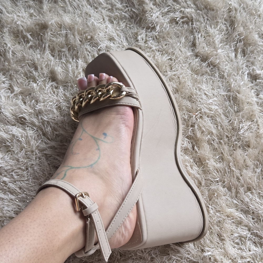 Beige Platform Sandals with Gold Chain Accent - Women EGO Size 7